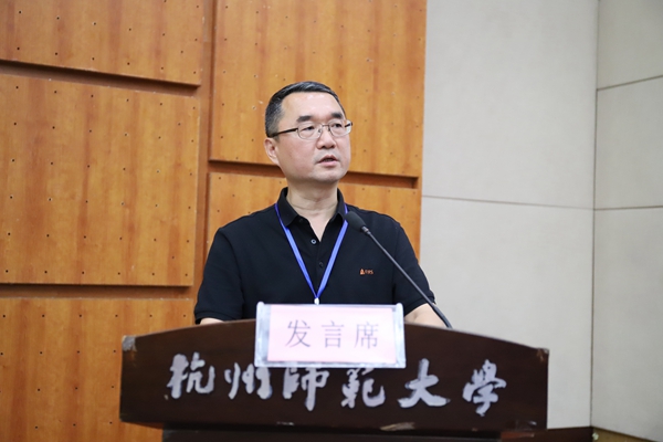 1656773387724553.jpg 朱炜作行政工作报告.jpg