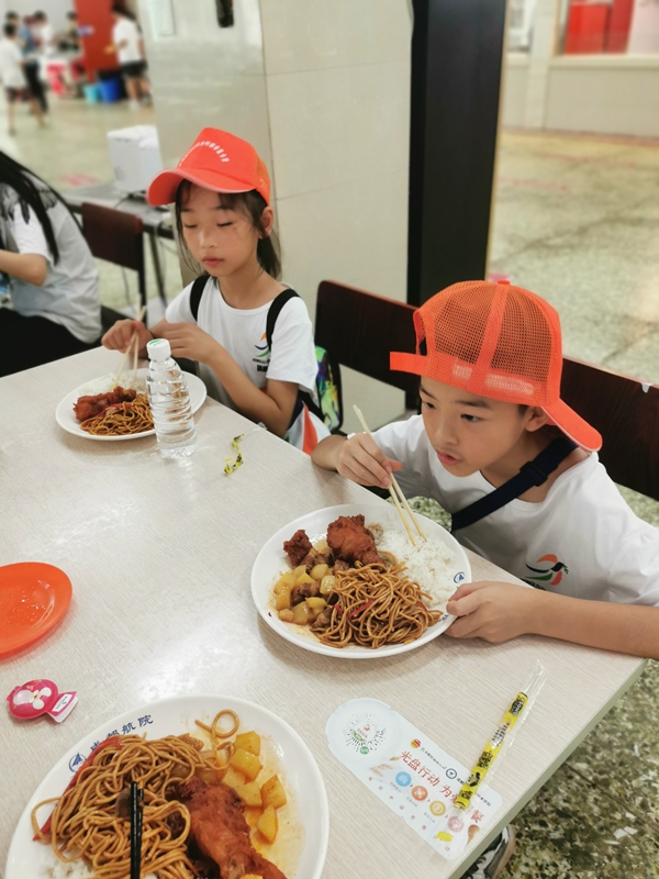 1658975328580149.jpg 青少年夏令营保障服务3.jpg