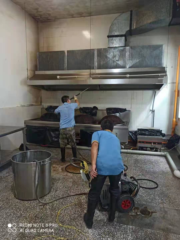 1658975456523581.jpg 油烟抽排清洗1.jpg