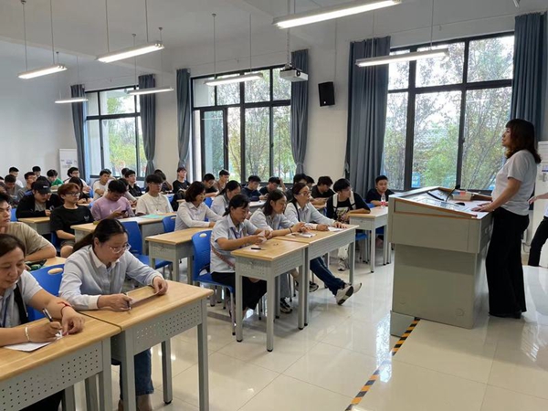 1664976053986213.jpg 江苏科技大学:物业中心圆满完成全国英语四六级考试保障任务.jpg