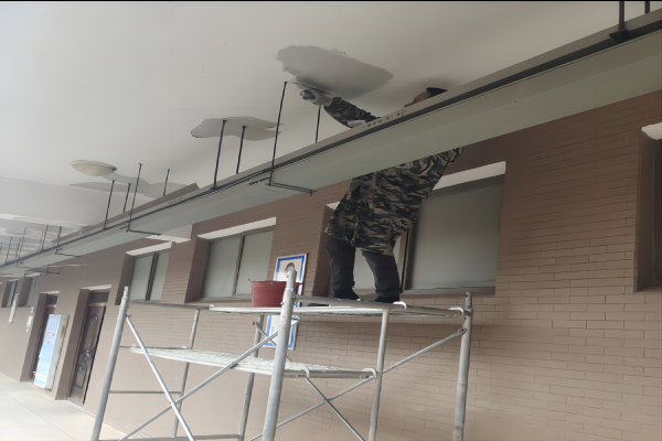 1677421045964532.png 图4--维修教学楼墙面(1).png