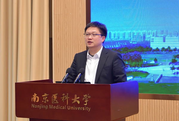 1708936195692897.jpg 校长胡志斌.jpg