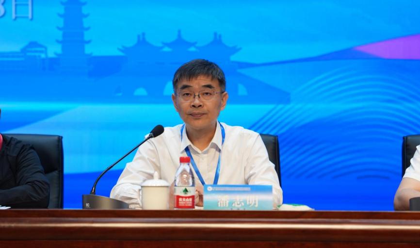 江苏省高等学校后勤协会学生伙食管理专业委员会第三届全体委员大会暨高校餐饮服务高质量发展论坛在扬州召开