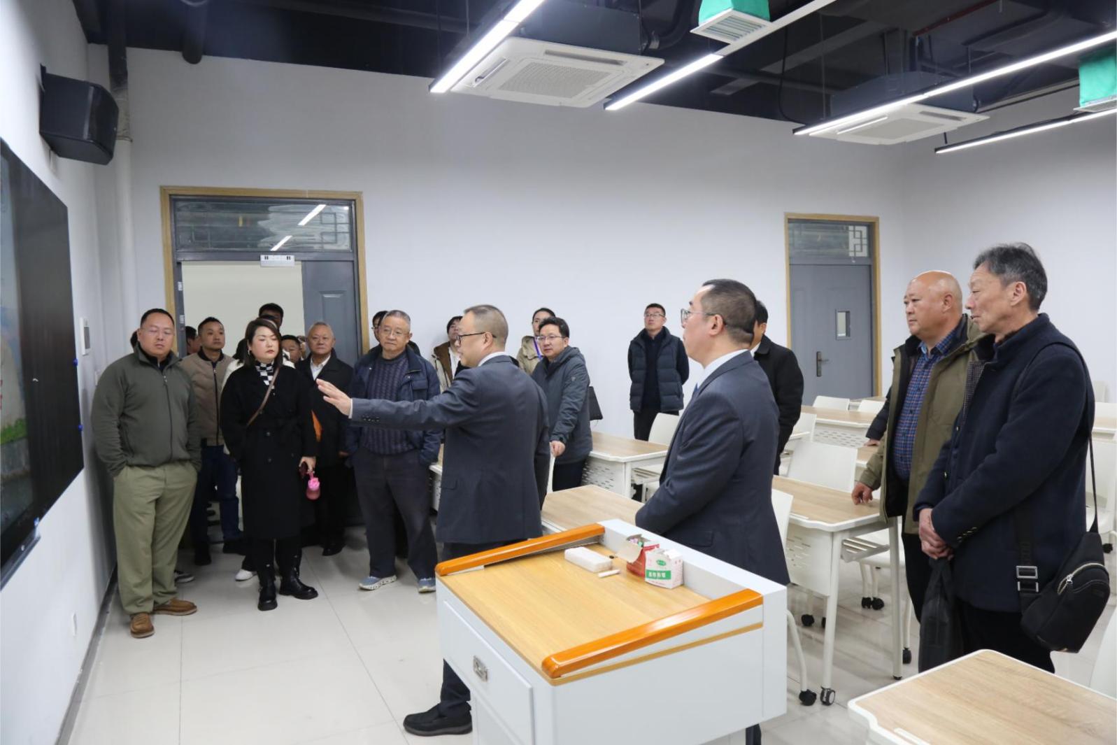 1765444246431885.jpg 1765444246431885.jpg