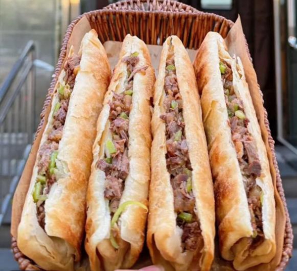 8.【河北沧州河间 · 驴肉火烧】.jpg