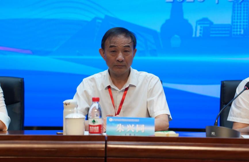 江苏省高等学校后勤协会学生伙食管理专业委员会第三届全体委员大会暨高校餐饮服务高质量发展论坛在扬州召开